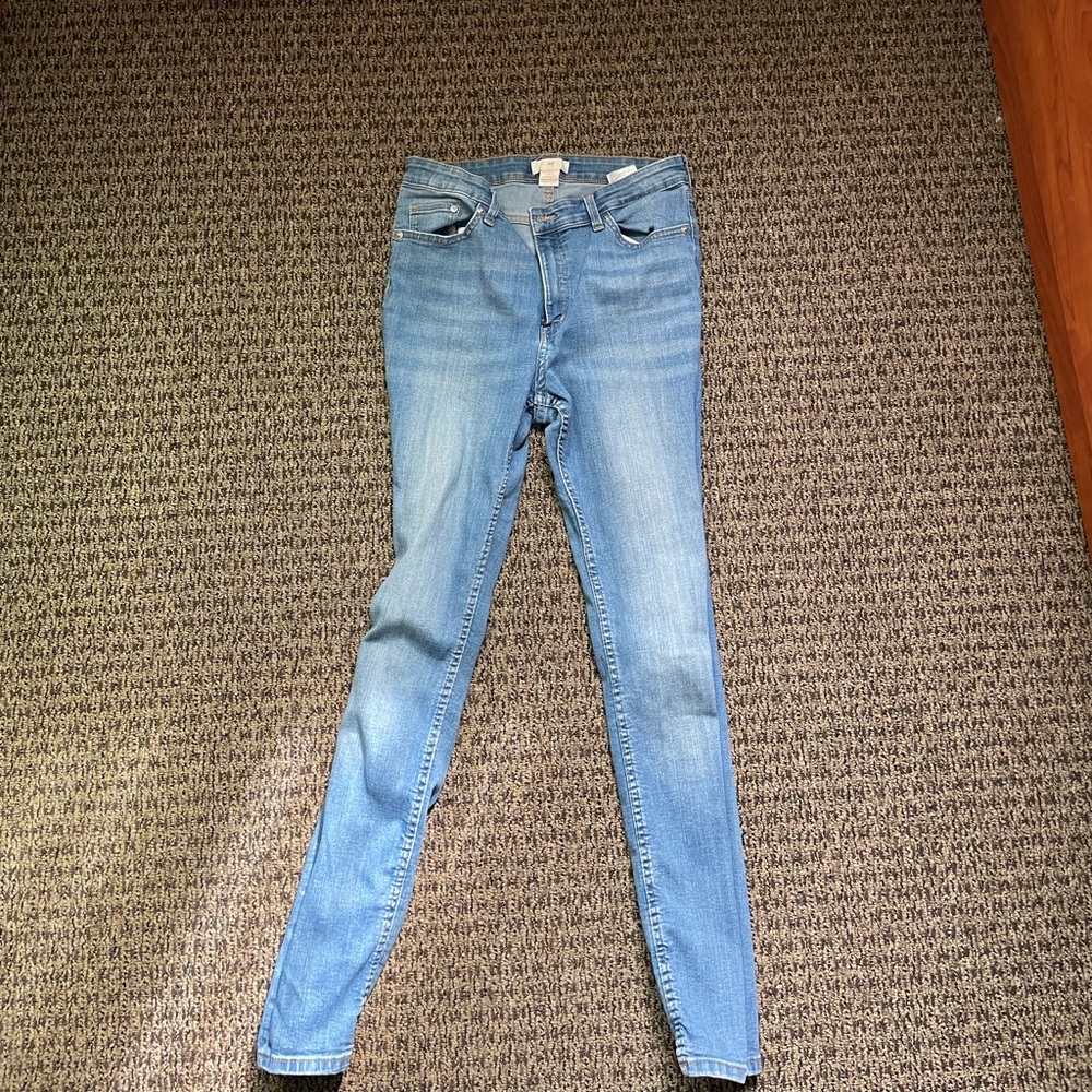 Blue skinny jeans